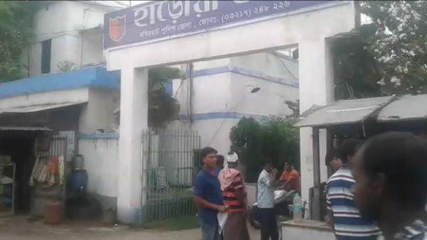 বসিরহাটে সদস্য সংগ্রহ নিয়ে বিজেপি-তৃণমূল সংঘর্ষে জখম ১৫ বসিরহাটে সদস্য সংগ্রহ নিয়ে বিজেপি-তৃণমূল সংঘর্ষে জখম ১৫