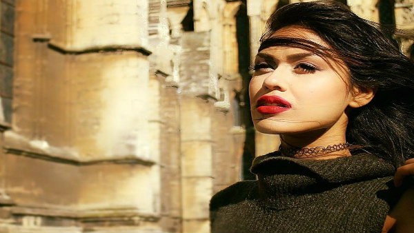 মিস ইংল্যান্ডের শিরোপা ছিনিয়ে নিলেন বাঙালি কন্যা মিস ইংল্যান্ডের শিরোপা ছিনিয়ে নিলেন বাঙালি কন্যা