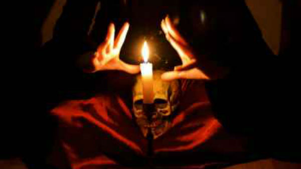 দেগঙ্গায় ডেঙ্গু আক্রান্তকে ঝাড়ফুঁক, কুসংষ্কারের বলি যুবক দেগঙ্গায় ডেঙ্গু আক্রান্তকে ঝাড়ফুঁক, কুসংষ্কারের বলি যুবক