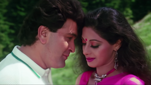 কিন্তু চিত্রনাট্য পাল্টে দেন যশ