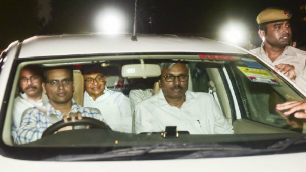 যে কারণে সিবিআই-এর হাতকড়া চিদাম্বরমের, সেই আইএনএক্স মিডিয়া মামলা একনজরে যে কারণে সিবিআই-এর হাতকড়া চিদাম্বরমের, সেই আইএনএক্স মিডিয়া মামলা একনজরে