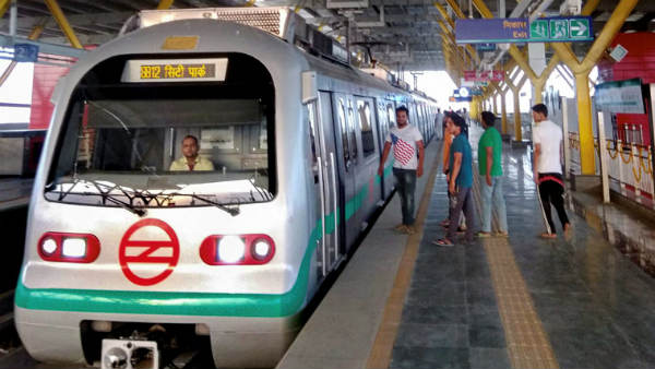 ৩৭০ ধারা বিলোপ! কাশ্মীরের পাশাপাশি রাজধানীর মেট্রোয় কড়া সতর্কতা ৩৭০ ধারা বিলোপ! কাশ্মীরের পাশাপাশি রাজধানীর মেট্রোয় কড়া সতর্কতা