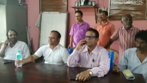 রাজ্যের সেরা স্কুল ইসলামপুর হাইস্কুল, খবরে আপ্লুত দুই প্রাক্তন ছাত্র তথা রাজ্যের মন্ত্রীদ্বয় রাজ্যের সেরা স্কুল ইসলামপুর হাইস্কুল, খবরে আপ্লুত দুই প্রাক্তন ছাত্র তথা রাজ্যের মন্ত্রীদ্বয়