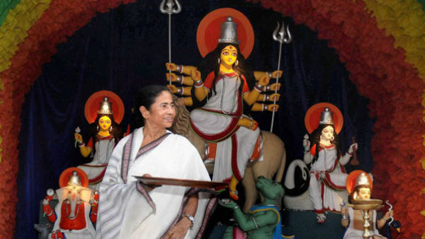 পুজোর আগেই বড় ‘উপহার’, ২৫ হাজার টাকা অনুদান মমতার পুজোর আগেই বড় ‘উপহার’, ২৫ হাজার টাকা অনুদান মমতার