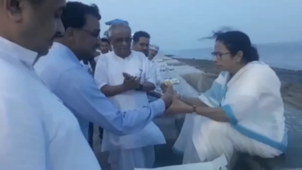 ছবিতে আছেন যাঁরা