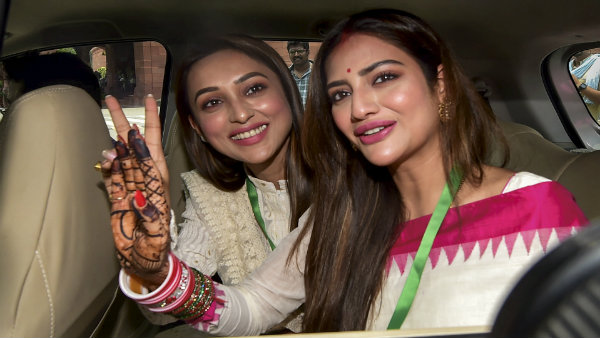 হানিমুন সেরে ফিরলেন নুসরত, বান্ধবীকে কি বললেন মিমি? হানিমুন সেরে ফিরলেন নুসরত, বান্ধবীকে কি বললেন মিমি?