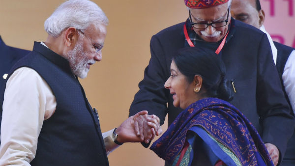 আজই শেষকৃত্য সুষমার, শেষ শ্রদ্ধা জানাতে গিয়ে আবেগে বিহ্বল মোদী আজই শেষকৃত্য সুষমার, শেষ শ্রদ্ধা জানাতে গিয়ে আবেগে বিহ্বল মোদী