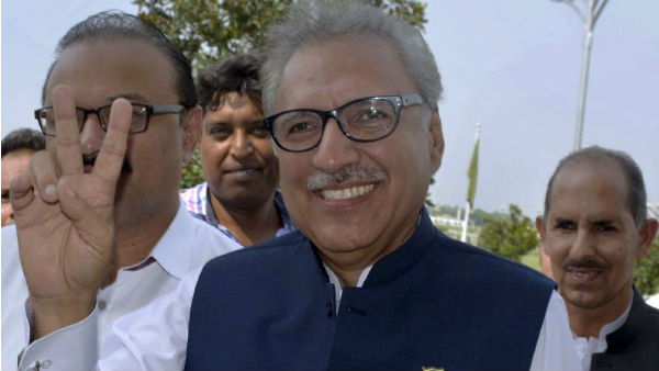 কাশ্মীর নিয়ে আপত্তিকর টুইট, পাক রাষ্ট্রপতিকে কড়া নোটিস টুইটারের কাশ্মীর নিয়ে আপত্তিকর টুইট, পাক রাষ্ট্রপতিকে কড়া নোটিস টুইটারের