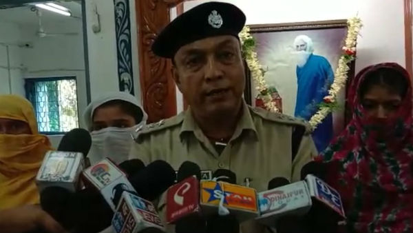 টোল ফ্রি নম্বরে ফোন করে নিজেদের বিয়ে আটকে দিল তিন কন্যাশ্রী টোল ফ্রি নম্বরে ফোন করে নিজেদের বিয়ে আটকে দিল তিন কন্যাশ্রী