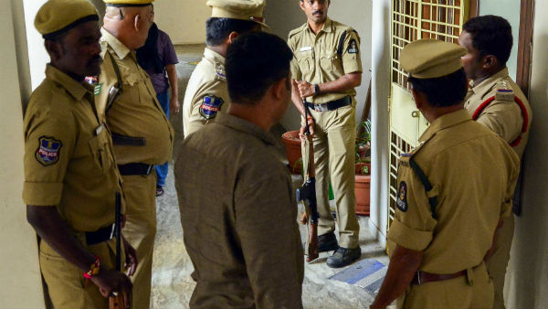 ১২ লাখ টাকা হোটেলের বিল না মিটিয়েই চম্পট ব্যবসায়ীর ১২ লাখ টাকা হোটেলের বিল না মিটিয়েই চম্পট ব্যবসায়ীর