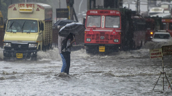 সকাল থেকেই বৃষ্টি শুরু