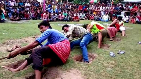 অবলুপ্তপ্রায় দড়ি টানাটানি প্রতিযোগিতায় মাতল বাদুড়িয়া অবলুপ্তপ্রায় দড়ি টানাটানি প্রতিযোগিতায় মাতল বাদুড়িয়া
