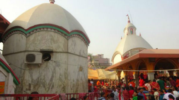 কৌশিকী অমাবস্যায় ভক্ত সমাগমের মাঝেই তারাপীঠে বোমাতঙ্ক কৌশিকী অমাবস্যায় ভক্ত সমাগমের মাঝেই তারাপীঠে বোমাতঙ্ক