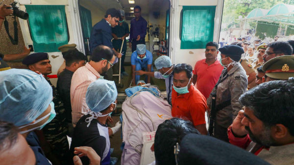 উন্নাও ধর্ষণকাণ্ডে নির্যাতিতার বাবার মৃত্যুর জন্য দায়ী চিকিৎসার গাফিলতি উন্নাও ধর্ষণকাণ্ডে নির্যাতিতার বাবার মৃত্যুর জন্য দায়ী চিকিৎসার গাফিলতি