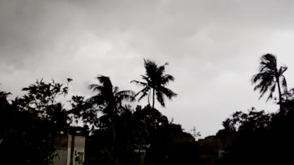 ৪৫ থেকে ৫০ কিলোমিটার বেগে ঝোড়ো হাওয়া