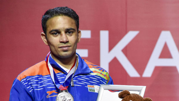 টোকিও অলিম্পিকে খেলবেন বিশ্বের এক নম্বর ভারতীয় বক্সার অমিত পানঘাল টোকিও অলিম্পিকে খেলবেন বিশ্বের এক নম্বর ভারতীয় বক্সার অমিত পানঘাল