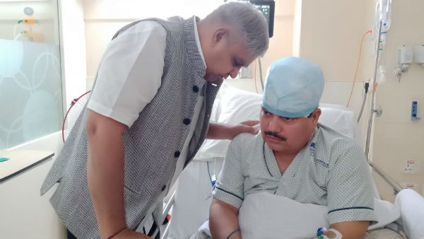 ভাটপাড়ায় অশান্তি! ডিজিকে তলব করলেন রাজ্যপাল ভাটপাড়ায় অশান্তি! ডিজিকে তলব করলেন রাজ্যপাল
