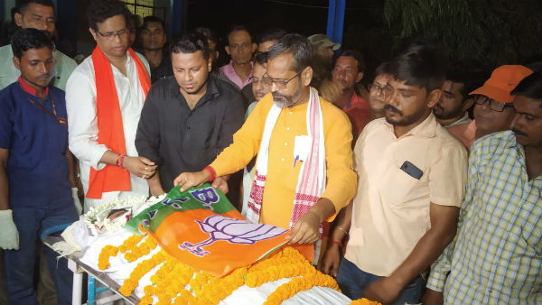 অবশেষে শেষকৃত্য সম্পন্ন নানুরের বিজেপি কর্মী স্বরূপ গড়াইয়ের অবশেষে শেষকৃত্য সম্পন্ন নানুরের বিজেপি কর্মী স্বরূপ গড়াইয়ের