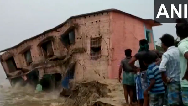গঙ্গার গ্রাস!