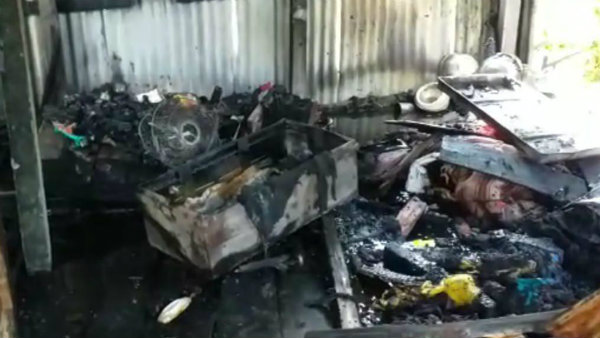 জলপাইগুড়িতে গ্যাস সিলিন্ডার ফেটে ভয়াবহ অগ্নিকাণ্ড জলপাইগুড়িতে গ্যাস সিলিন্ডার ফেটে ভয়াবহ অগ্নিকাণ্ড