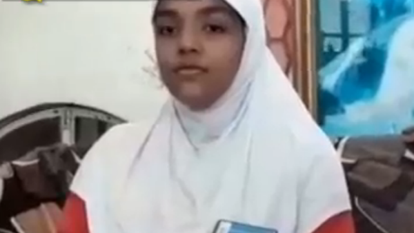 চাঁদের পা রাখার মুহুর্ত দেখার আমন্ত্রণ! তাক লাগাল বর্ধমানের সংখ্যালঘু ছাত্রী চাঁদের পা রাখার মুহুর্ত দেখার আমন্ত্রণ! তাক লাগাল বর্ধমানের সংখ্যালঘু ছাত্রী