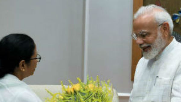 মোদী ২য় বার প্রধানমন্ত্রী হওয়ার পর প্রথম সাক্ষাতেই রাজ্যে আমন্ত্রণ মমতার! বাড়ালেন জল্পনা মোদী ২য় বার প্রধানমন্ত্রী হওয়ার পর প্রথম সাক্ষাতেই রাজ্যে আমন্ত্রণ মমতার! বাড়ালেন জল্পনা