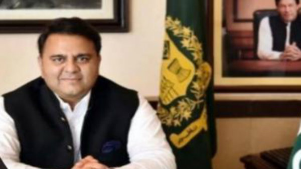 ফের বিতর্কে পাক মন্ত্রী ফওয়াদ চৌধুরি, অস্বস্তি বাড়ল ইমরানের ফের বিতর্কে পাক মন্ত্রী ফওয়াদ চৌধুরি, অস্বস্তি বাড়ল ইমরানের