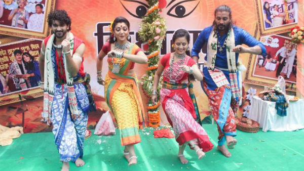 পাল্টাতে হবে দৃষ্টিভঙ্গি, সামাজিক অবক্ষয় রোধের বার্তা এবার ত্রিধারা সম্মিলনীর থিমে পাল্টাতে হবে দৃষ্টিভঙ্গি, সামাজিক অবক্ষয় রোধের বার্তা এবার ত্রিধারা সম্মিলনীর থিমে