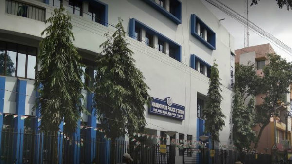 এবার শহরে থানাতেই আক্রান্ত মহিলা পুলিশকর্মী! তদন্ত শুরু এবার শহরে থানাতেই আক্রান্ত মহিলা পুলিশকর্মী! তদন্ত শুরু