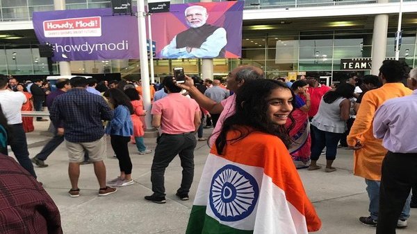 প্রধানমন্ত্রীর আগমনের আগে ‘হাউডি মোদি’ নিয়ে এনআরজি স্টেডিয়ামে উত্তেজনা প্রধানমন্ত্রীর আগমনের আগে ‘হাউডি মোদি’ নিয়ে এনআরজি স্টেডিয়ামে উত্তেজনা