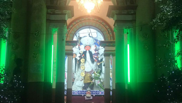 এই বনেদি বাড়ির পুজোয় তিনদিন কুমারী পুজোর রীতি রয়েছে