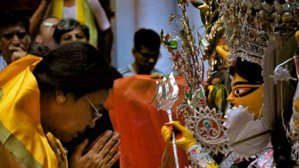 মিত্র বাড়ির বিসর্জন দেখার মতো