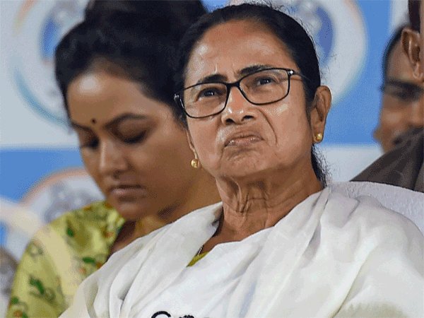 তৃণমূল সাংসদের বিরুদ্ধে মমতাকে কড়া চিঠি দলীয় বিধায়কের, প্রশ্নে ঔদ্ধত্যের রাজনীতি তৃণমূল সাংসদের বিরুদ্ধে মমতাকে কড়া চিঠি দলীয় বিধায়কের, প্রশ্নে ঔদ্ধত্যের রাজনীতি