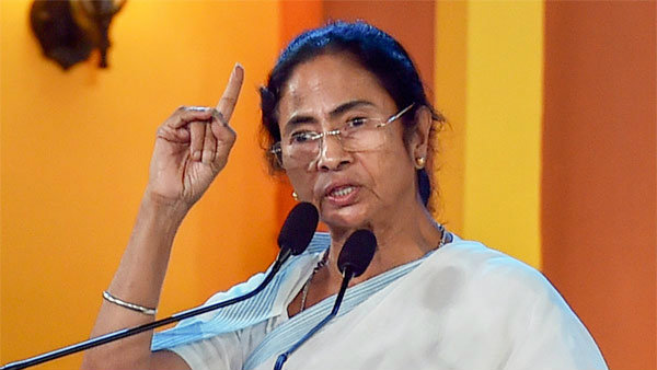 উত্তর দিনাজপুরের ৭১৩ জন কৃষকের হাতে কৃষক বন্ধু চেক উত্তর দিনাজপুরের ৭১৩ জন কৃষকের হাতে কৃষক বন্ধু চেক