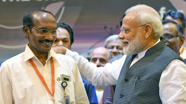 চন্দ্রাভিযান ব্যর্থতার জন্য দায়ী মোদী! বেনজির তোপ মন্ত্রীর চন্দ্রাভিযান ব্যর্থতার জন্য দায়ী মোদী! বেনজির তোপ মন্ত্রীর