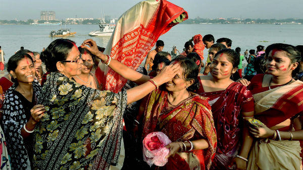 কলাবউ স্নান ও পুজোর আচার