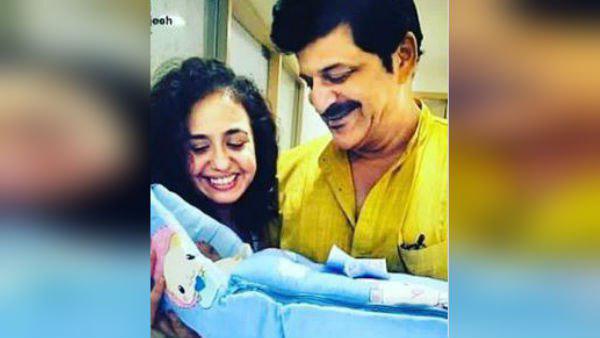 বিয়ের ১১ বছর পর ৫৩-তে বাবা হলেন অভিনেতা রাজেশ খট্টর! কাটিয়ে উঠলেন বহু বাধা বিয়ের ১১ বছর পর ৫৩-তে বাবা হলেন অভিনেতা রাজেশ খট্টর! কাটিয়ে উঠলেন বহু বাধা