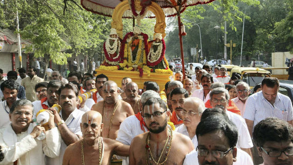 ধর্ম লুকিয়ে কাজ করার অভিযোগ! তিরুপতিতে ফের একের পর এক কর্মী চিহ্নিত ধর্ম লুকিয়ে কাজ করার অভিযোগ! তিরুপতিতে ফের একের পর এক কর্মী চিহ্নিত