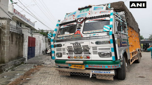 নিরাপত্তা বাহিনীর কড়া নজরদারিতে উদ্ধার ৬ টি একে ৪৭! গ্রেফতার ৩ সন্দেহভাজন নিরাপত্তা বাহিনীর কড়া নজরদারিতে উদ্ধার ৬ টি একে ৪৭! গ্রেফতার ৩ সন্দেহভাজন
