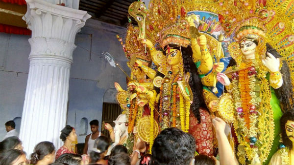 দুই বাংলার সিদ্ধান্তে বিসর্জনে বন্ধ সৌভাতৃত্বের মিলন দুই বাংলার সিদ্ধান্তে বিসর্জনে বন্ধ সৌভাতৃত্বের মিলন