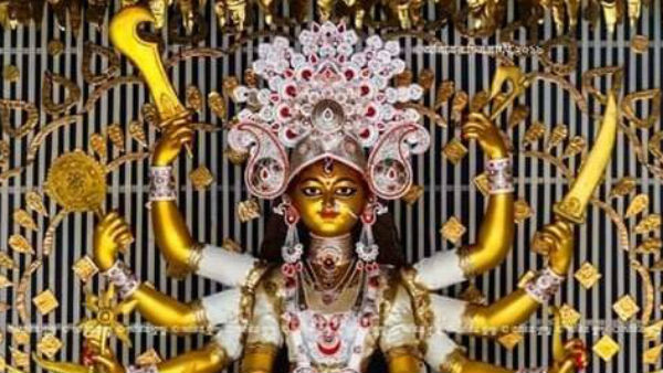চালতা বাগান লোহাপট্টির পুজো এবার সোনারতরীতে চালতা বাগান লোহাপট্টির পুজো এবার সোনারতরীতে