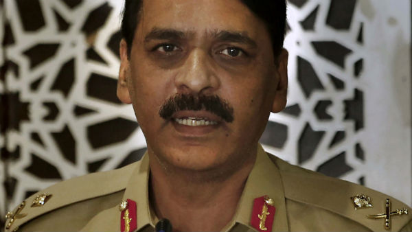 শস্ত্র পুজো ইস্যুতে রাজনাথকে সমর্থন পাকিস্তানের সেনার আসিফ গফুরের! টুইট ঘিরে চাঞ্চল্য শস্ত্র পুজো ইস্যুতে রাজনাথকে সমর্থন পাকিস্তানের সেনার আসিফ গফুরের! টুইট ঘিরে চাঞ্চল্য