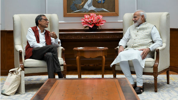অভিজিতের সঙ্গে সাক্ষাতের পরই মোদীর টুইট! কোন সুর উঠে এলো প্রধানমন্ত্রীর কণ্ঠে অভিজিতের সঙ্গে সাক্ষাতের পরই মোদীর টুইট! কোন সুর উঠে এলো প্রধানমন্ত্রীর কণ্ঠে