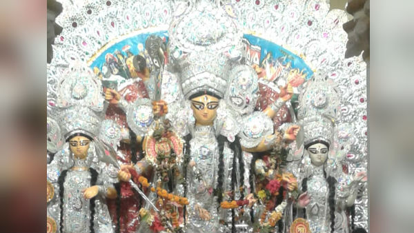 কাঠামো পুজো দিয়ে শুরু