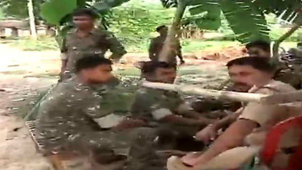 উৎপলের পাসবই ছিল বন্ধু প্রকাশের দেহের কাছেই