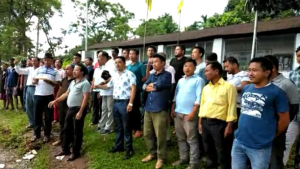 বোনাসের দাবিতে অনশন, গুরুতর সঙ্কটে বিনয় তামাং বোনাসের দাবিতে অনশন, গুরুতর সঙ্কটে বিনয় তামাং