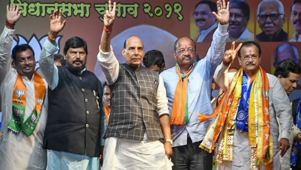 পানীয় জলের সঙ্কট মোচন আর বাসস্থানের প্রতিশ্রুতি