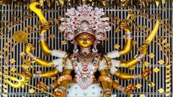 চতুর্থীতেই সপ্তমীর ভিড়