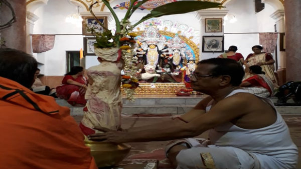 দেবীকে এখানে কন্যারূপে অর্থাৎ বাড়ির মেয়ে হিসেবে দেখা হয়