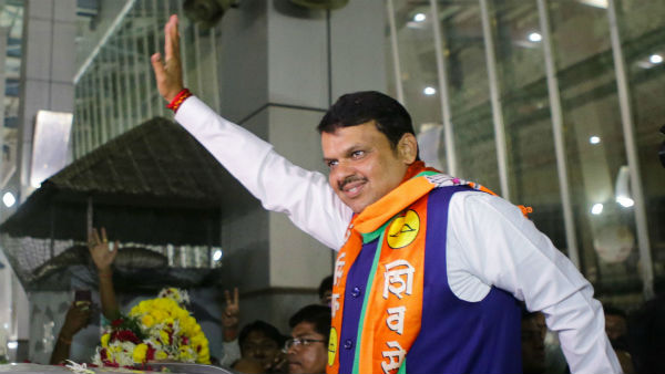 বিজেপি সরকার গড়বে ১১৯ জন বিধায়ক নিয়ে! নয়া জল্পনা বিজেপি সরকার গড়বে ১১৯ জন বিধায়ক নিয়ে! নয়া জল্পনা